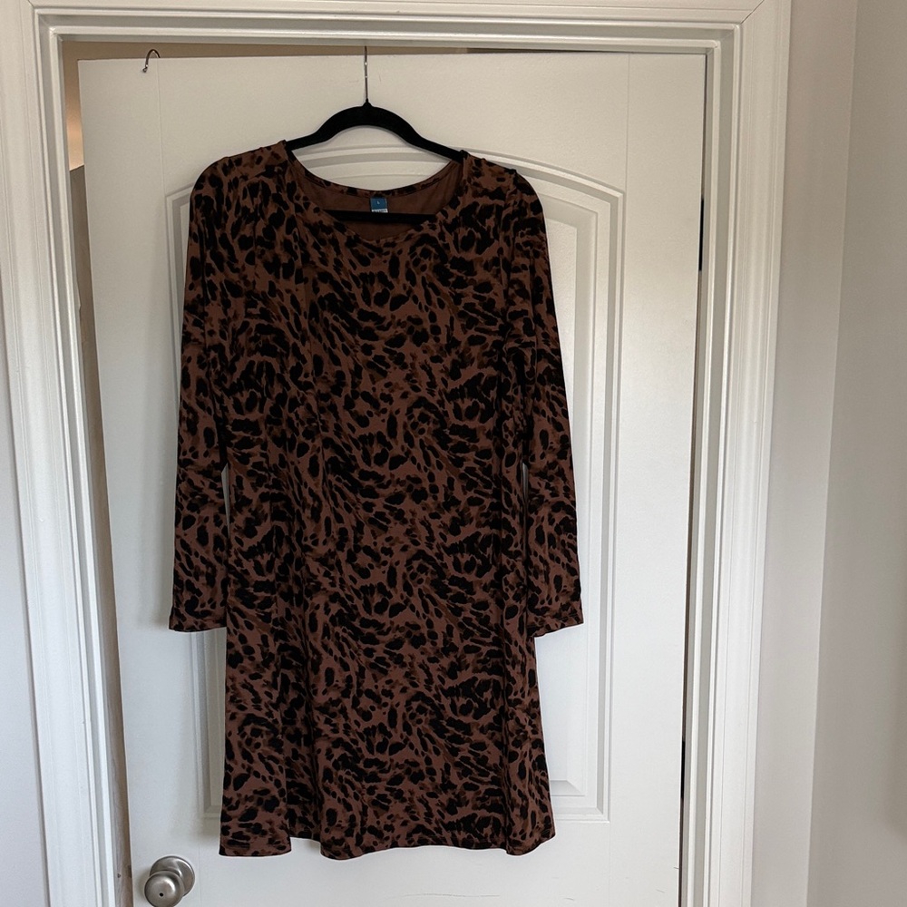 Old Navy Brown and Black Patterned Long Sleeve Dress